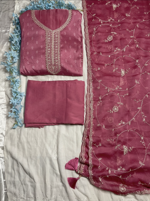 অরিজিনাল ইন্ডিয়ান ৪ পিস পার্টি ড্রেস (আনস্টিচ ) - গোলাপী কালার
